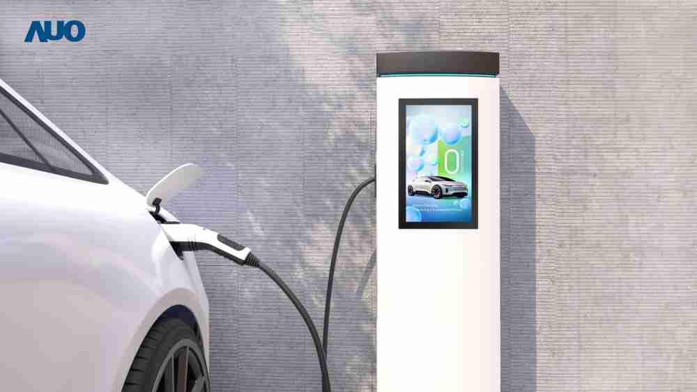 友達〝EVSE車用充電樁解決方案〞專為電動汽車充電樁設計，，具有高亮度、、、、克服戶外艱難環境的耐溫、、耐紫外線等特性，，，，並搭載散熱性及擴充性強的高效能工業電腦，，，可實現人機互動訴求，，如資訊顯示、、、、支付等應用